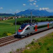 Rheecj Valissed Passing Trains