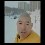 Яйцеголовый Поёт Песню