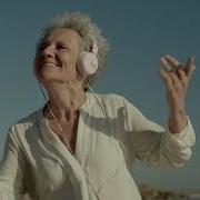 Я Не Хочу Быть Старой Бабкой Песня