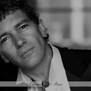 Antonio Banderas Maybe Maybe