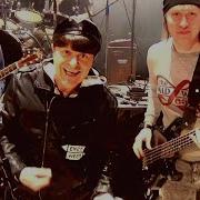 Алая Роза Боится Мороза