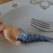 Kluna Tik Eating Mermaid